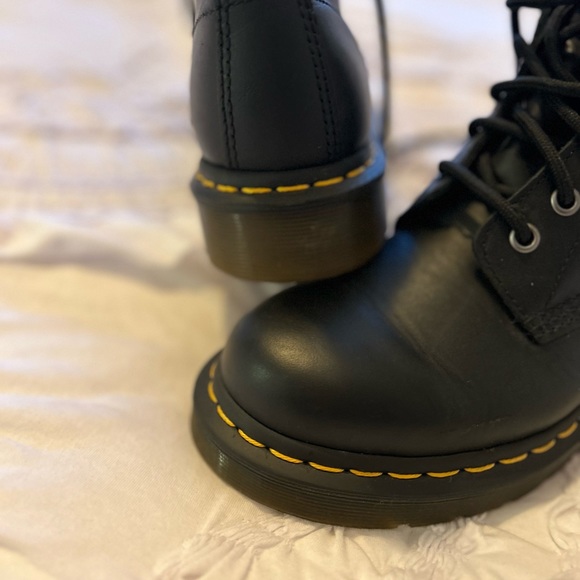 Dr Marten’s 1460 - Picture 4 of 9